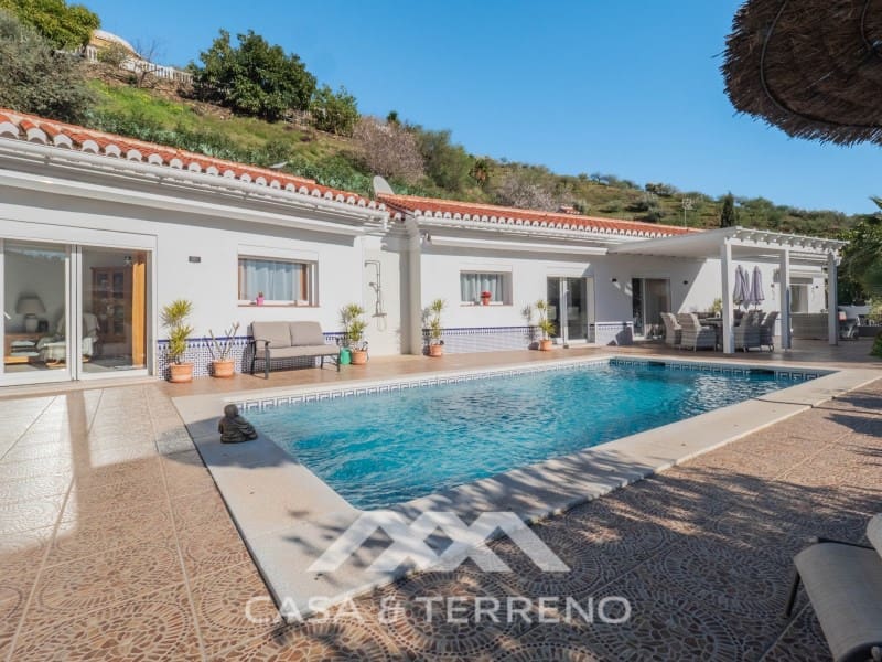 5 soverom Villa til salgs i Arenas med svømmebasseng - € 730 000 (Ref: 10173528)