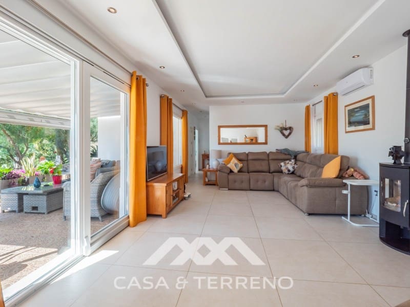 5 soverom Villa til salgs i Arenas med svømmebasseng - € 730 000 (Ref: 10173528)