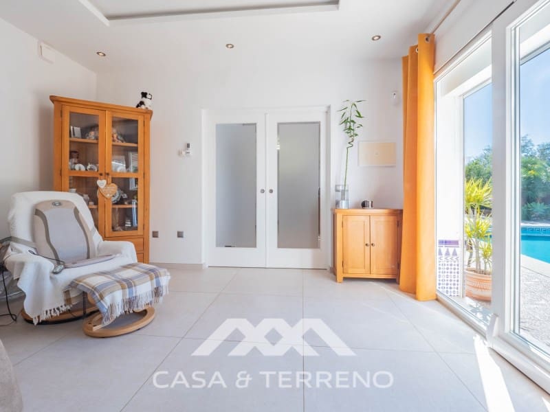 5 soverom Villa til salgs i Arenas med svømmebasseng - € 730 000 (Ref: 10173528)