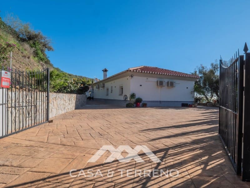 5 soverom Villa til salgs i Arenas med svømmebasseng - € 730 000 (Ref: 10173528)