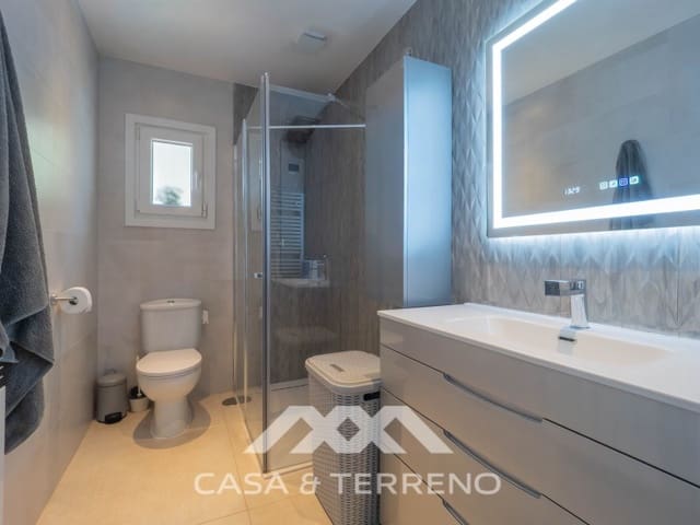 5 soverom Villa til salgs i Arenas med svømmebasseng - € 730 000 (Ref: 10173528)