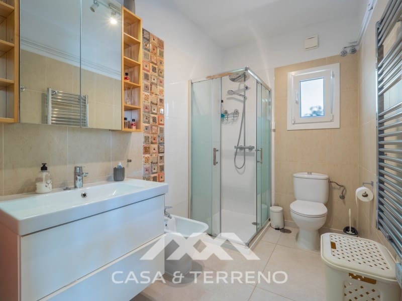 5 soverom Villa til salgs i Arenas med svømmebasseng - € 730 000 (Ref: 10173528)