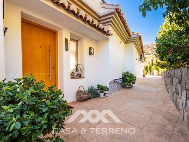 5 soverom Villa til salgs i Arenas med svømmebasseng - € 730 000 (Ref: 10173528)