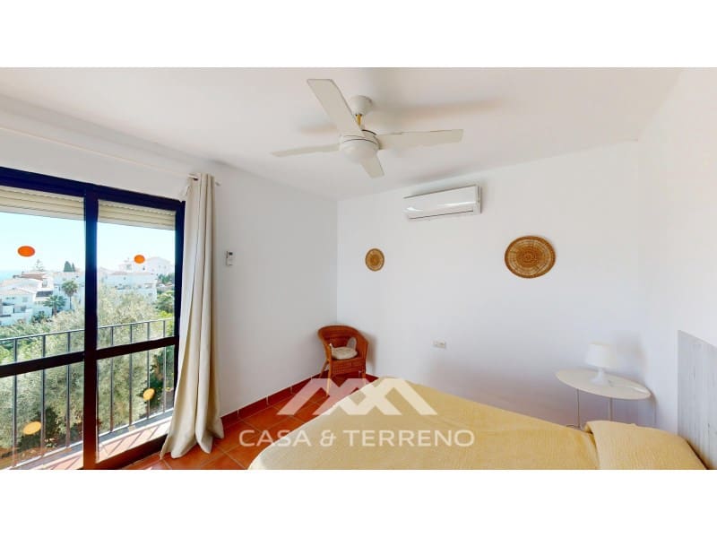 Chalet de 4 habitaciones en Nerja en venta con piscina - 1.450.000 € (Ref: 10184453)
