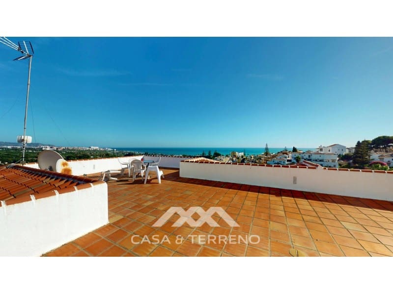 Chalet de 4 habitaciones en Nerja en venta con piscina - 1.450.000 € (Ref: 10184453)