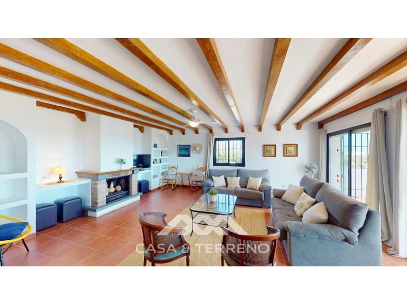 Chalet de 4 habitaciones en Nerja en venta con piscina - 1.450.000 € (Ref: 10184453)