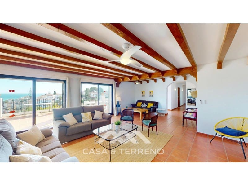 Chalet de 4 habitaciones en Nerja en venta con piscina - 1.450.000 € (Ref: 10184453)