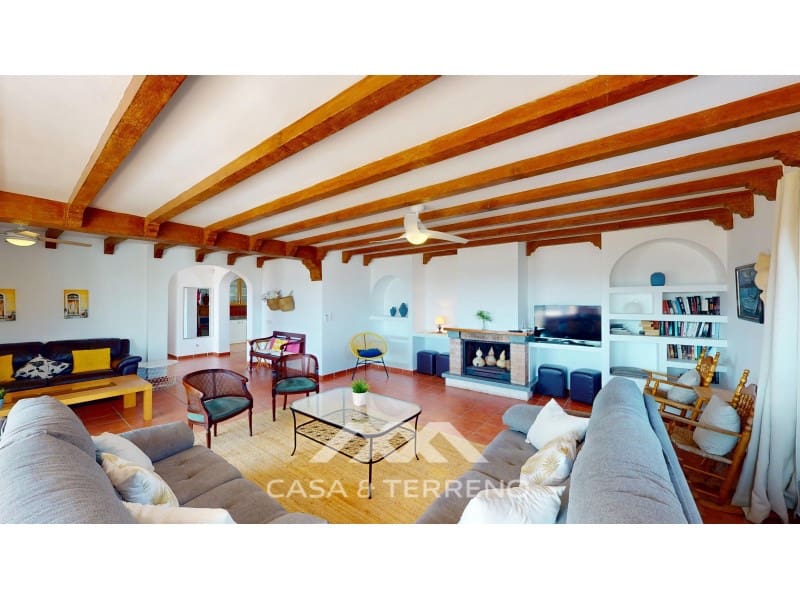 Chalet de 4 habitaciones en Nerja en venta con piscina - 1.450.000 € (Ref: 10184453)