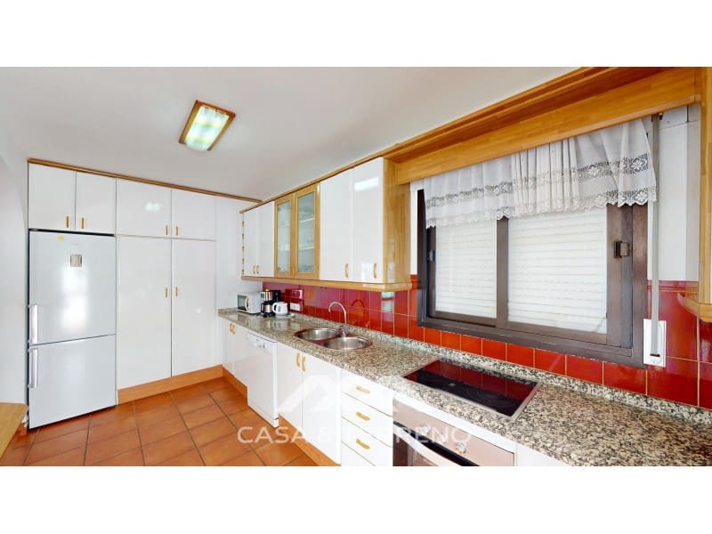 Chalet de 4 habitaciones en Nerja en venta con piscina - 1.450.000 € (Ref: 10184453)