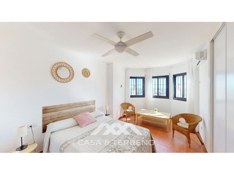 Chalet de 4 habitaciones en Nerja en venta con piscina - 1.450.000 € (Ref: 10184453)