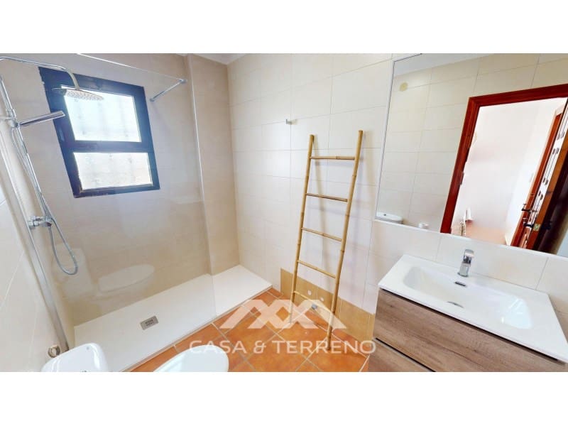 Chalet de 4 habitaciones en Nerja en venta con piscina - 1.450.000 € (Ref: 10184453)