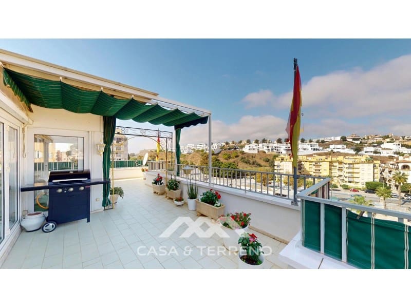 3 bedroom Apartment for sale in Torre del Mar with pool garage - € 545,000 (Ref: 10186798)