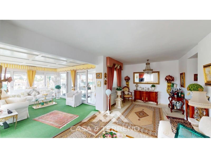 3 bedroom Apartment for sale in Torre del Mar with pool garage - € 545,000 (Ref: 10186798)