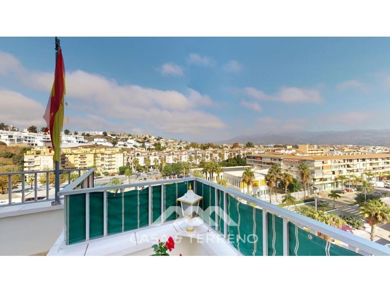 3 bedroom Apartment for sale in Torre del Mar with pool garage - € 545,000 (Ref: 10186798)