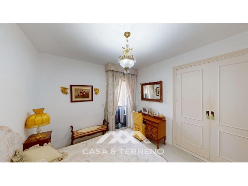 3 bedroom Apartment for sale in Torre del Mar with pool garage - € 545,000 (Ref: 10186798)