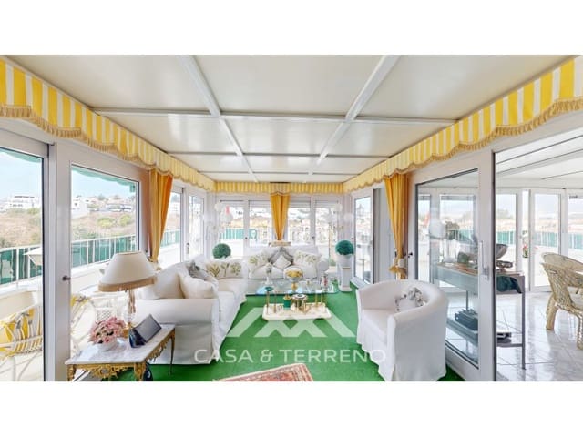 3 bedroom Apartment for sale in Torre del Mar, Vélez-Málaga with pool garage - € 545,000 (Ref: 10186798)