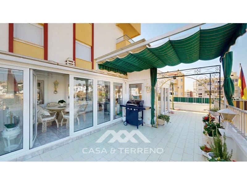 3 bedroom Apartment for sale in Torre del Mar with pool garage - € 545,000 (Ref: 10186798)