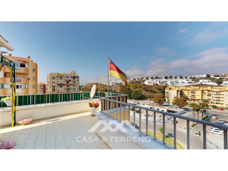 3 bedroom Apartment for sale in Torre del Mar with pool garage - € 545,000 (Ref: 10186798)