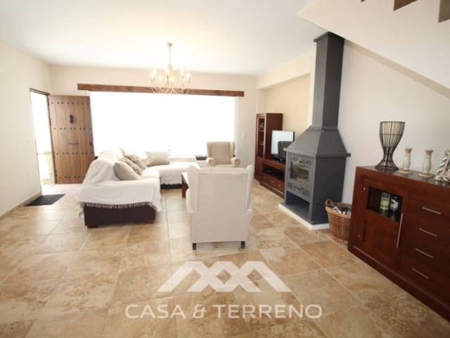 3 slaapkamer Halfvrijstaande villa te koop in Salares - € 212.100 (Ref: 4454055)