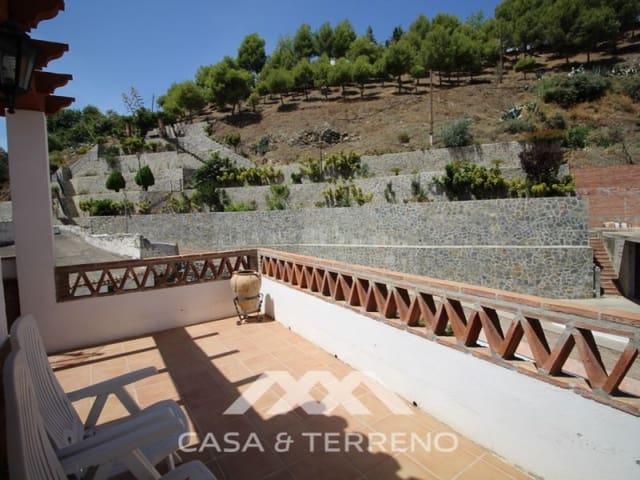 3 slaapkamer Halfvrijstaande villa te koop in Salares - € 212.100 (Ref: 4454055)