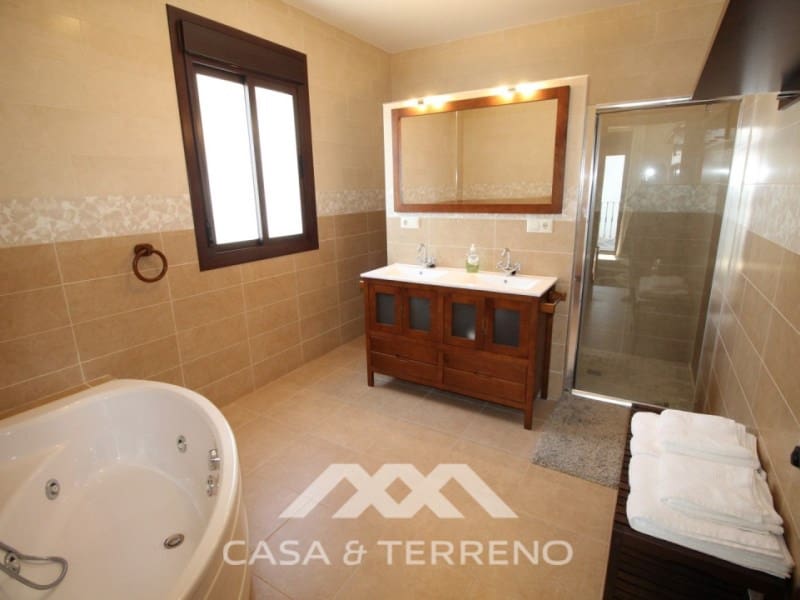 3 soveværelse Semi-Rækkehus til salg i Salares - € 212.100 (Ref: 4454055)