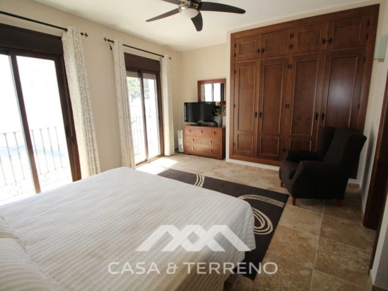 3 soveværelse Semi-Rækkehus til salg i Salares - € 212.100 (Ref: 4454055)