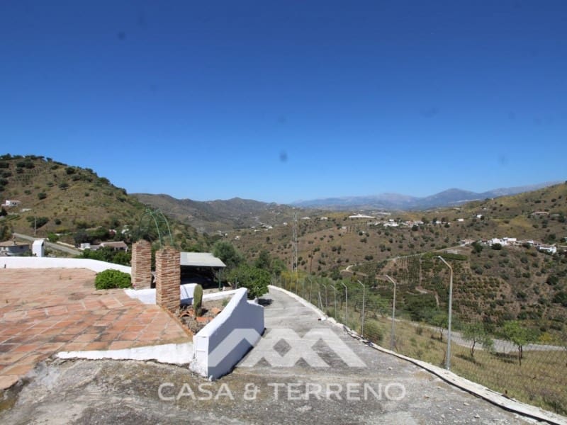 3 soverom Finca/Herregård til salgs i Canillas de Aceituno med svømmebasseng garasje - € 420 000 (Ref: 4603880)