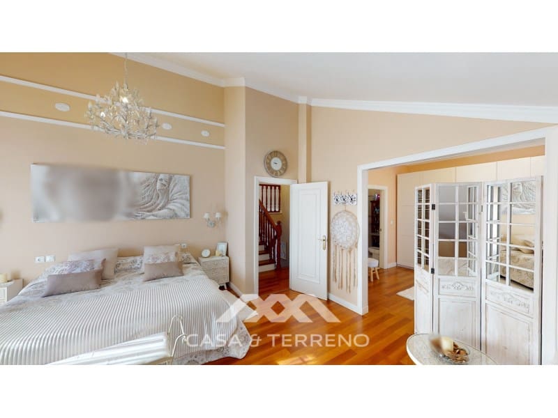 5 quarto Moradia para venda em Velez-Malaga com piscina garagem - 630 000 € (Ref: 4760536)