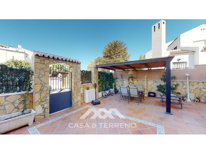 5 quarto Moradia para venda em Velez-Malaga com piscina garagem - 630 000 € (Ref: 4760536)