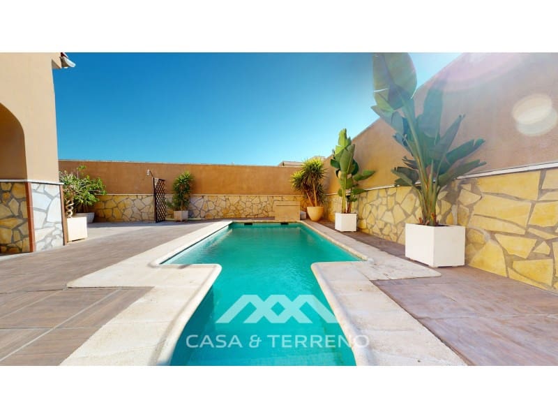 5 quarto Moradia para venda em Velez-Malaga com piscina garagem - 630 000 € (Ref: 4760536)