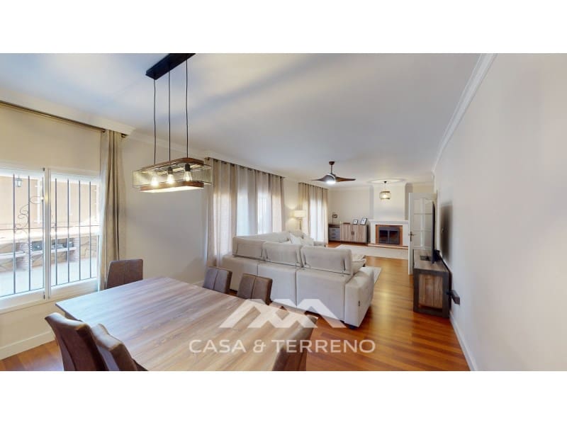 5 quarto Moradia para venda em Velez-Malaga com piscina garagem - 630 000 € (Ref: 4760536)