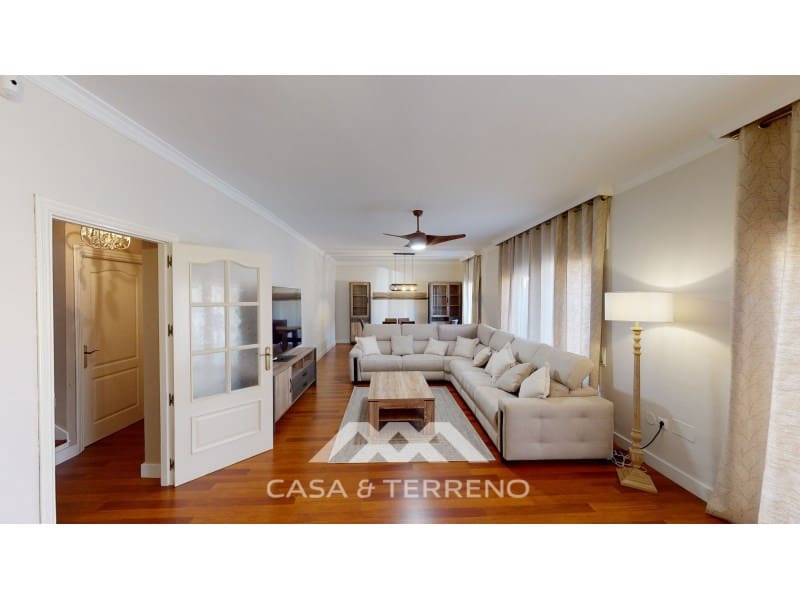 5 quarto Moradia para venda em Velez-Malaga com piscina garagem - 630 000 € (Ref: 4760536)