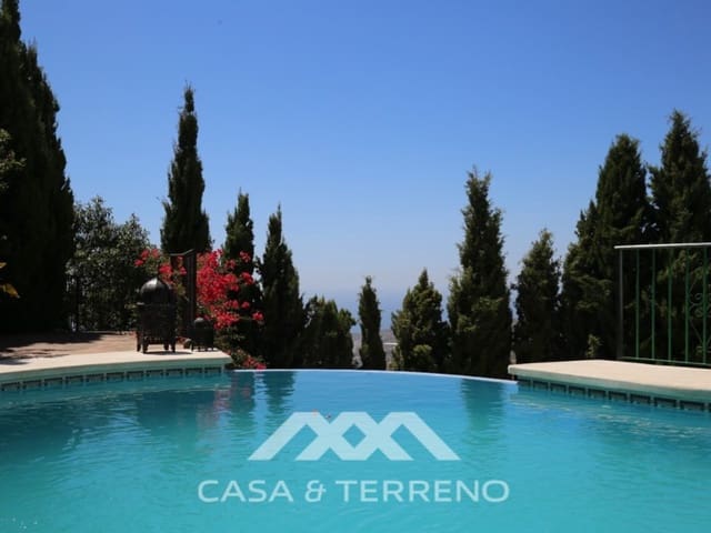 3 soveværelse Villa til salg i Torrox Pueblo, Torrox med swimmingpool garage - € 850.000 (Ref: 4835476)