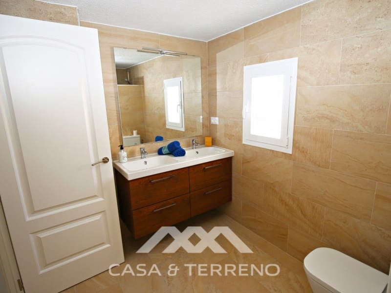 3 chambre Villa/Maison à vendre à Caleta de Velez avec piscine garage - 650 000 € (Ref: 6119589)