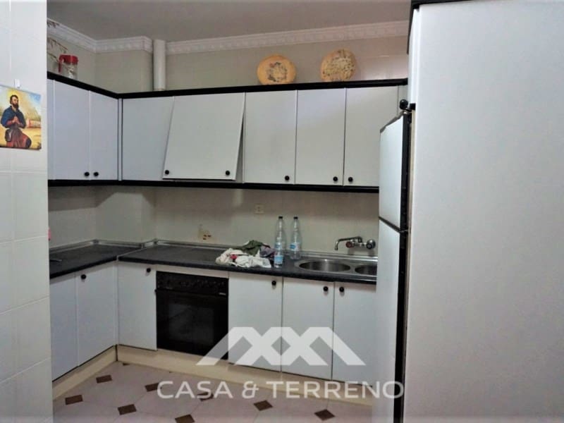 14 soveværelse Semi-Rækkehus til salg i Periana - € 279.000 (Ref: 6214943)