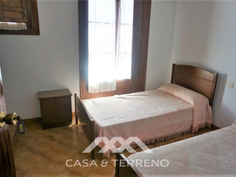 14 soveværelse Semi-Rækkehus til salg i Periana - € 279.000 (Ref: 6214943)