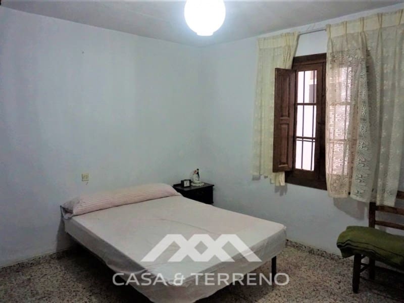 14 soveværelse Semi-Rækkehus til salg i Periana - € 279.000 (Ref: 6214943)