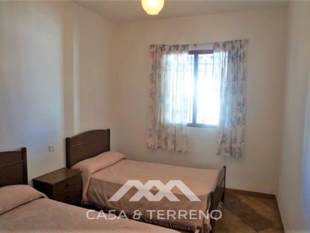 14 makuuhuone Paritalo myytävänä paikassa Periana - 279 000 € (Ref: 6214943)