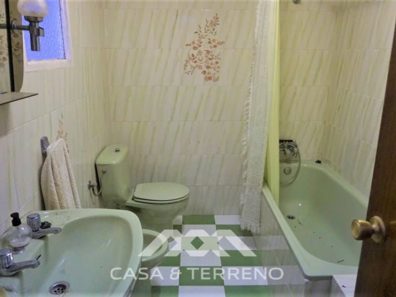 14 soveværelse Semi-Rækkehus til salg i Periana - € 279.000 (Ref: 6214943)