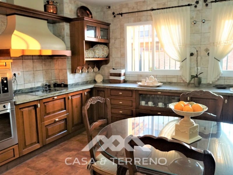 5 chambre Villa/Maison à vendre à Velez-Malaga - 446 000 € (Ref: 6610985)