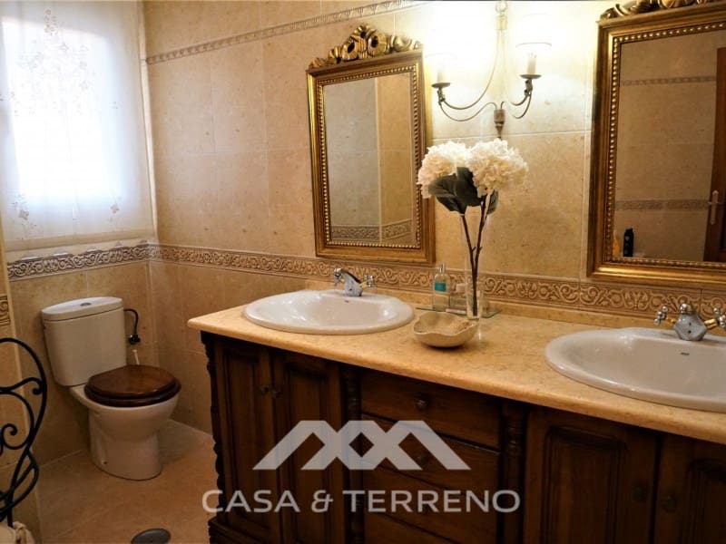 5 chambre Villa/Maison à vendre à Velez-Malaga - 446 000 € (Ref: 6610985)