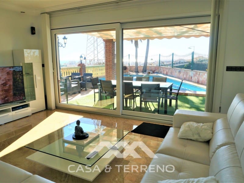 3 slaapkamer Villa te koop in Torre del Mar met zwembad garage - € 796.000 (Ref: 6627950)