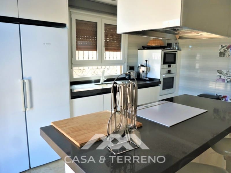3 slaapkamer Villa te koop in Torre del Mar met zwembad garage - € 796.000 (Ref: 6627950)