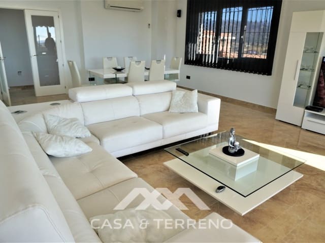 3 slaapkamer Villa te koop in Torre del Mar, Vélez-Málaga met zwembad garage - € 796.000 (Ref: 6627950)