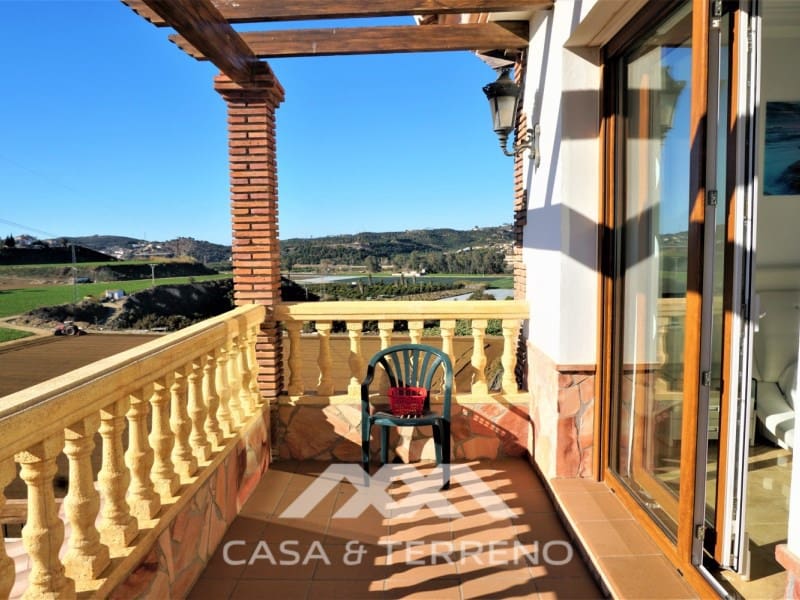 3 slaapkamer Villa te koop in Torre del Mar met zwembad garage - € 796.000 (Ref: 6627950)