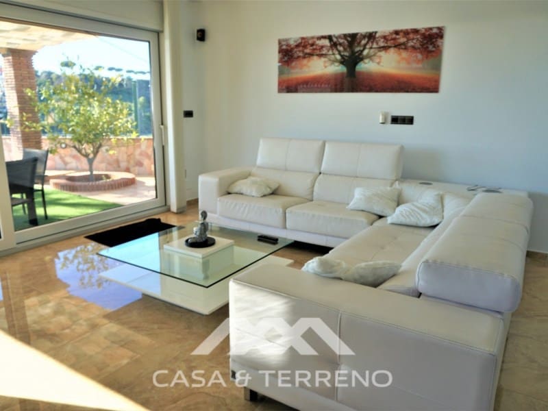 3 slaapkamer Villa te koop in Torre del Mar met zwembad garage - € 796.000 (Ref: 6627950)
