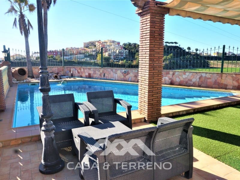 3 slaapkamer Villa te koop in Torre del Mar met zwembad garage - € 796.000 (Ref: 6627950)