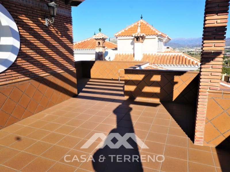 3 slaapkamer Villa te koop in Torre del Mar met zwembad garage - € 796.000 (Ref: 6627950)