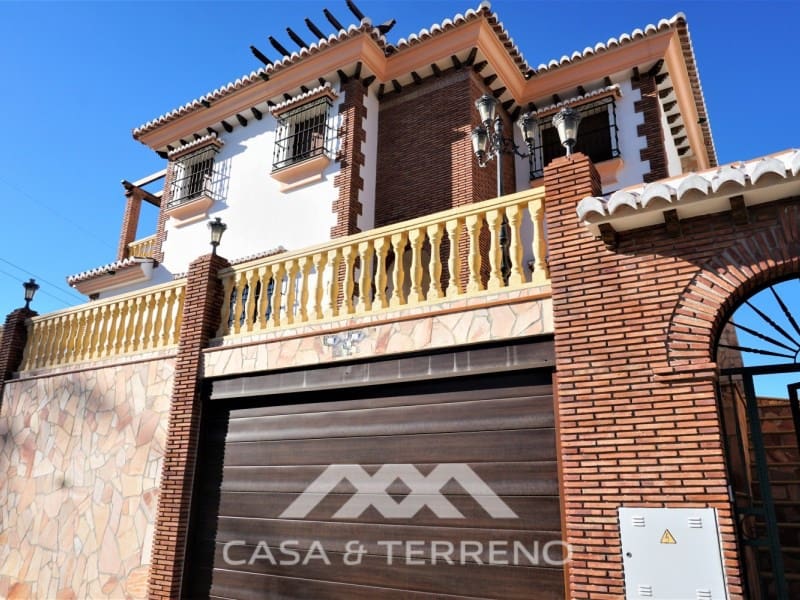 3 slaapkamer Villa te koop in Torre del Mar met zwembad garage - € 796.000 (Ref: 6627950)