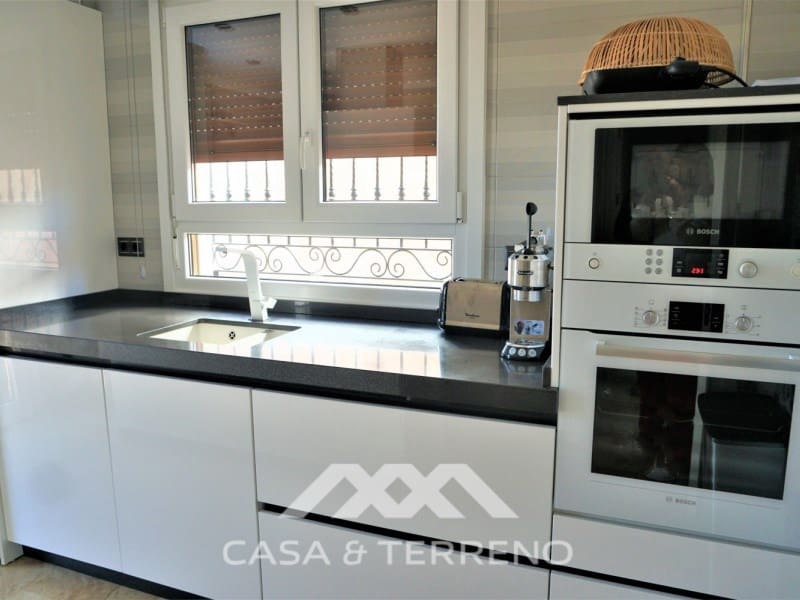 3 slaapkamer Villa te koop in Torre del Mar met zwembad garage - € 796.000 (Ref: 6627950)